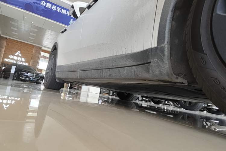 Used ONVO L60 2024 60 kWh Rear-Drive Version Right Side Sill