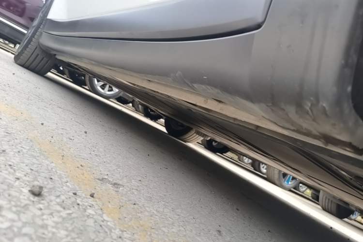 Used ONVO L60 2024 60 kWh Rear-Drive Version Right Side Sill