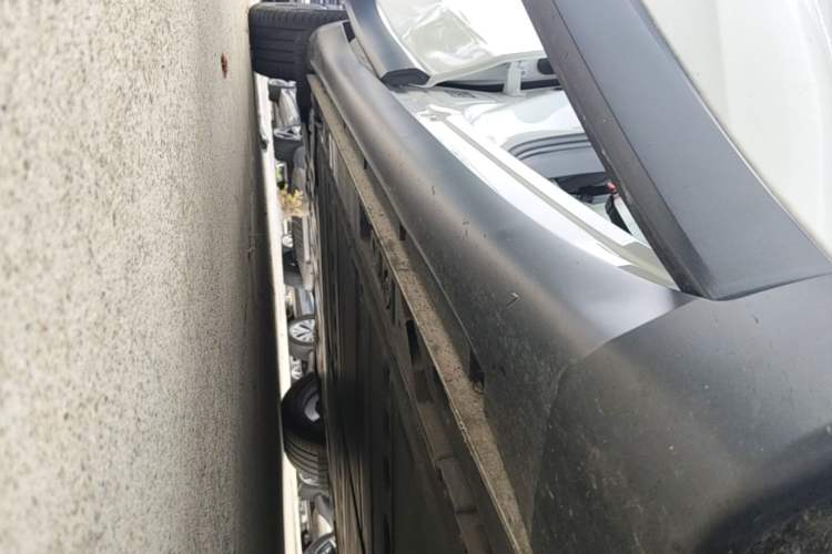 Used ONVO L60 2024 60 kWh Rear-Drive Version Right Side Sill