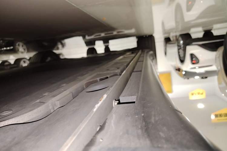 Used ONVO L60 2024 85 kWh Rear-Drive Version Right Side Sill