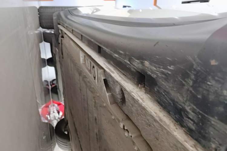 Used ONVO L60 2024 60 kWh Rear-Drive Version Right Side Sill