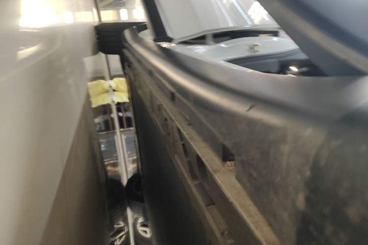 Used ONVO L60 2024 60 kWh Rear-Drive Version Right Side Sill