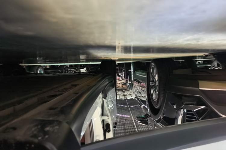 Used ONVO L60 2024 60 kWh Rear-Drive Version Right Side Sill