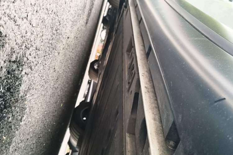 Used ONVO L60 2024 60 kWh Rear-Drive Version Right Side Sill