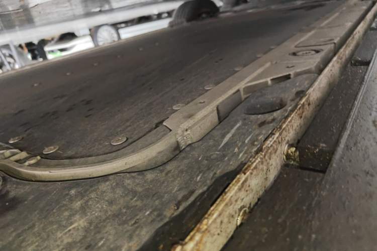 Used ONVO L60 2024 60 kWh Rear-Drive Version Right Side Sill