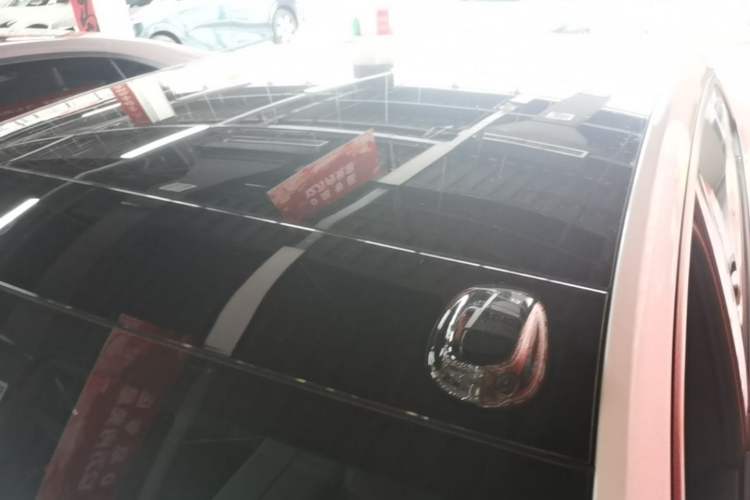 Used ONVO L60 2024 60 kWh Rear-Drive Version Roof