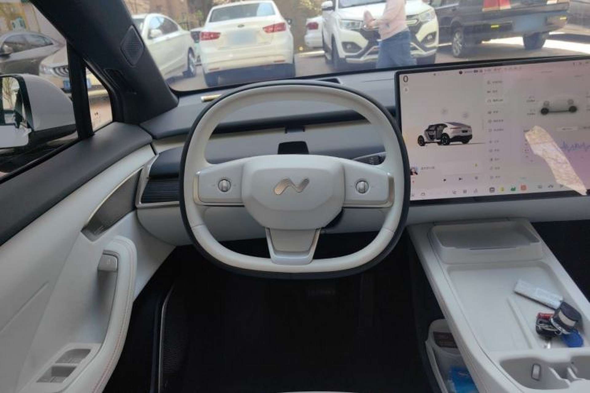 Used ONVO L60 2024 60 kWh All-Wheel Drive Steering Wheel