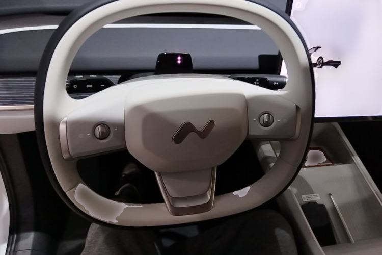 Used ONVO L60 2024 60 kWh All-Wheel Drive Steering Wheel