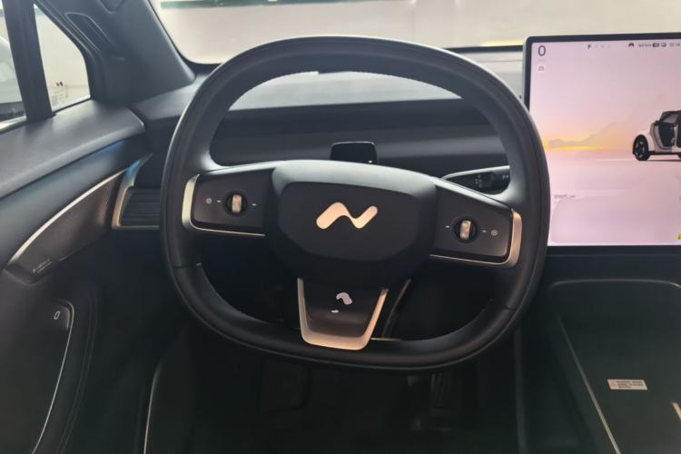 Used ONVO L60 2024 60 kWh All-Wheel Drive Steering Wheel