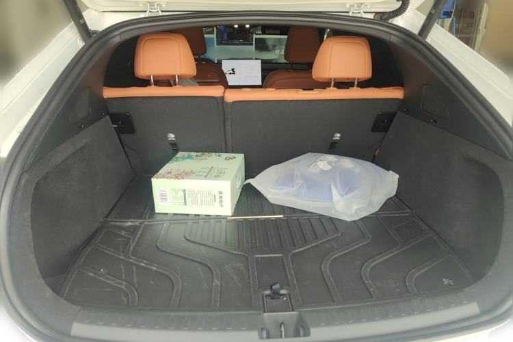 Used ONVO L60 2024 60 kWh All-Wheel Drive Trunk