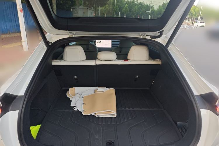 Used ONVO L60 2024 60 kWh Rear-Drive Version Trunk