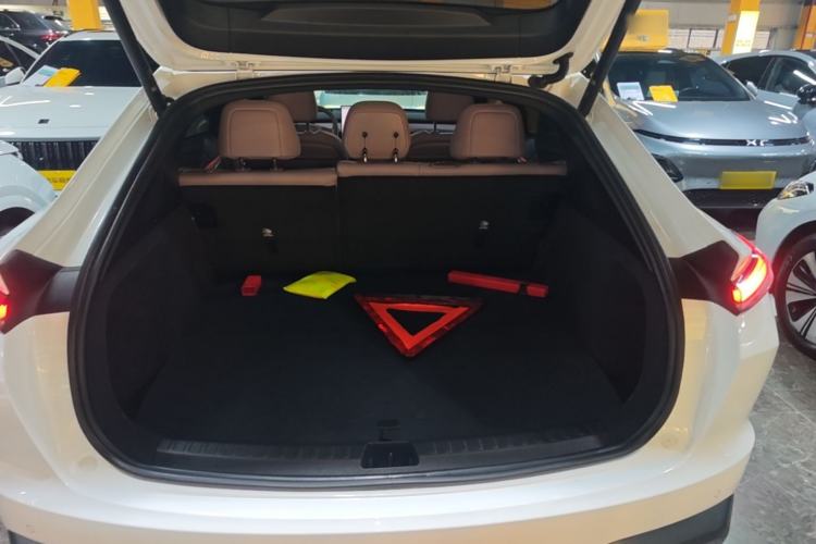 Used ONVO L60 2024 60 kWh Rear-Drive Version Trunk