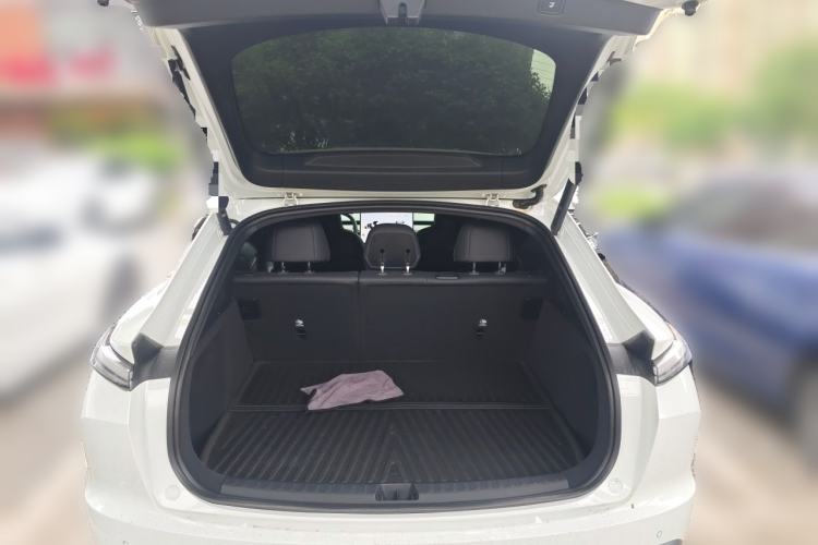 Used ONVO L60 2024 60 kWh Rear-Drive Version Trunk