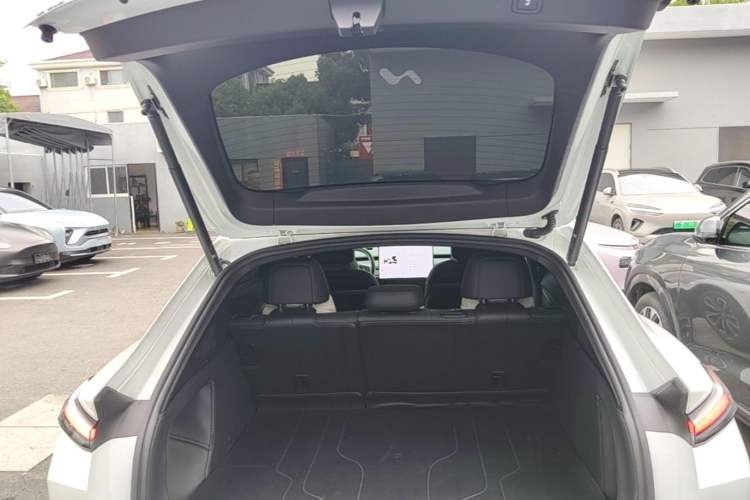 Used ONVO L60 2024 60 kWh Rear-Drive Version Trunk