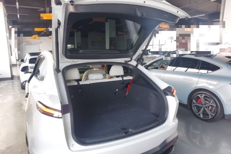 Used ONVO L60 2024 60 kWh Rear-Drive Version Trunk