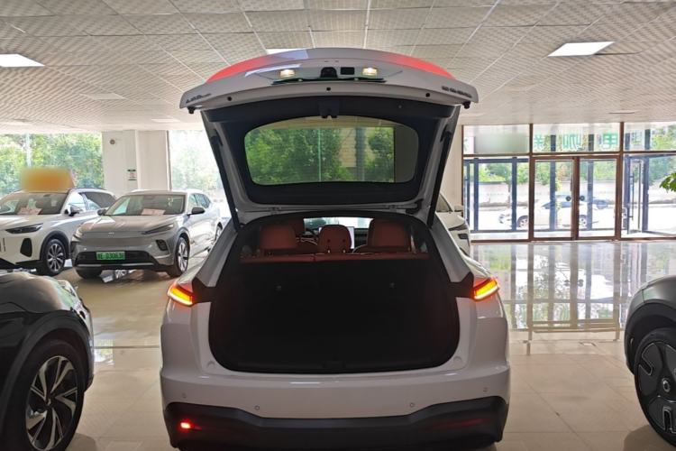 Used ONVO L60 2024 60 kWh All-Wheel Drive Trunk