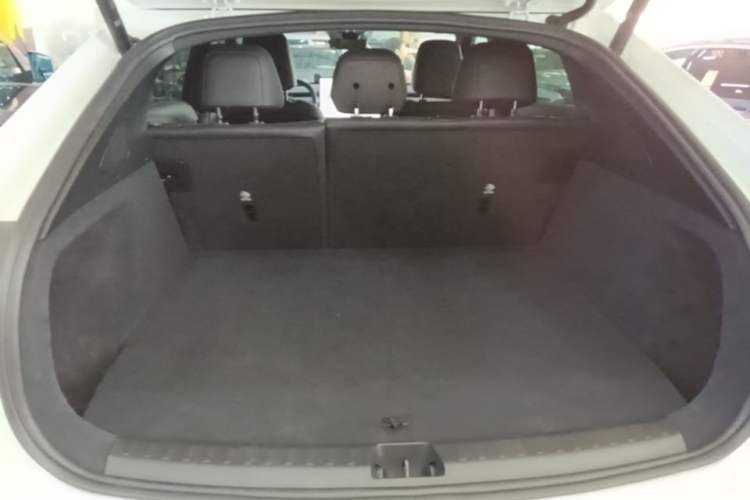 Used ONVO L60 2024 60 kWh All-Wheel Drive Trunk