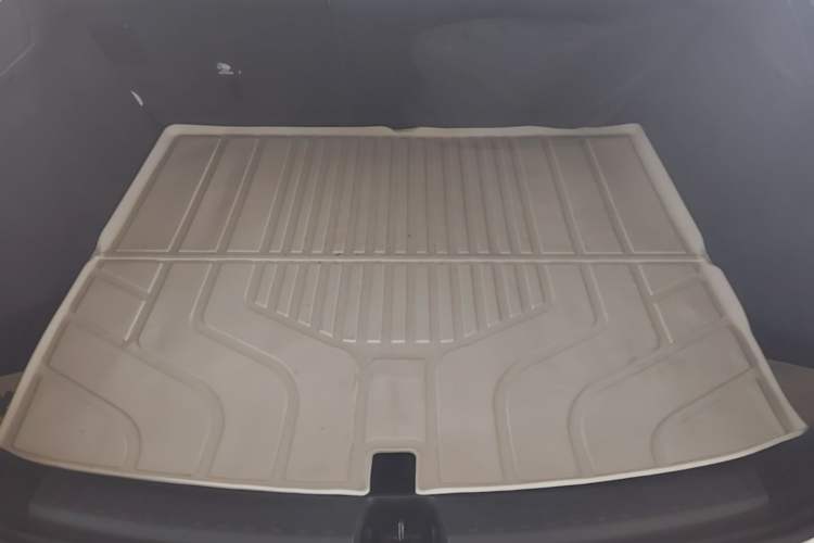 Used ONVO L60 2024 85 kWh Rear-Drive Version Trunk