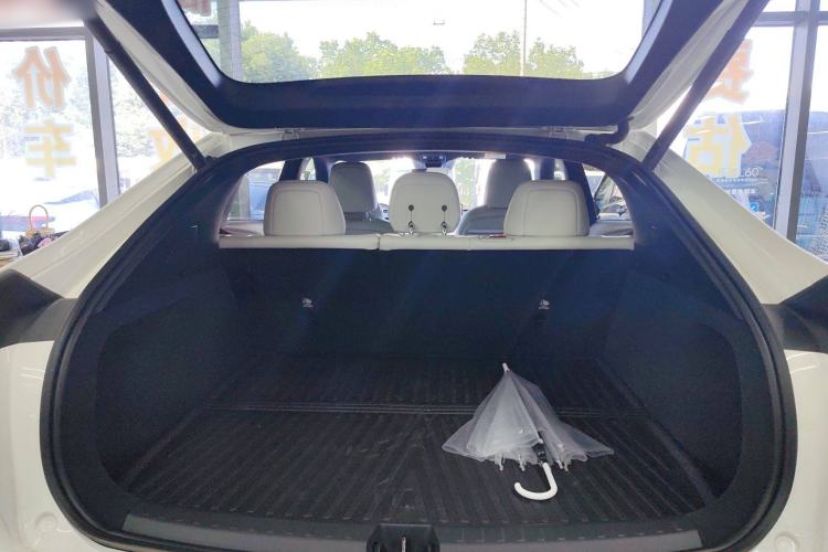 Used ONVO L60 2024 60 kWh Rear-Drive Version Trunk