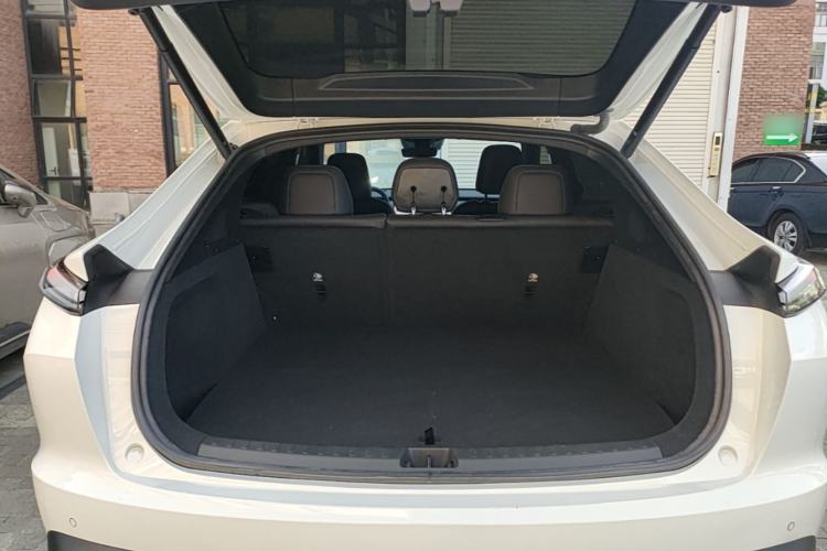 Used ONVO L60 2024 60 kWh Rear-Drive Version Trunk