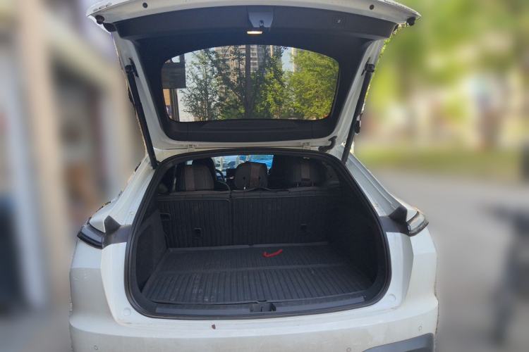 Used ONVO L60 2024 60 kWh Rear-Drive Version Trunk