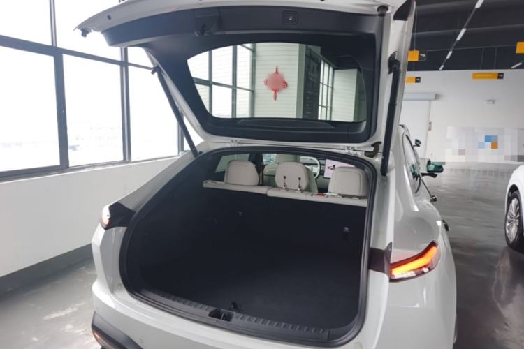 Used ONVO L60 2024 60 kWh Rear-Drive Version Trunk