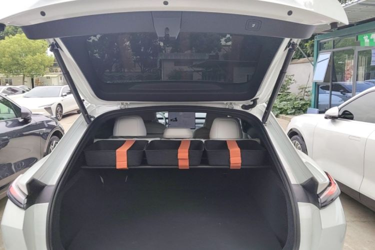 Used ONVO L60 2024 60 kWh Rear-Drive Version Trunk