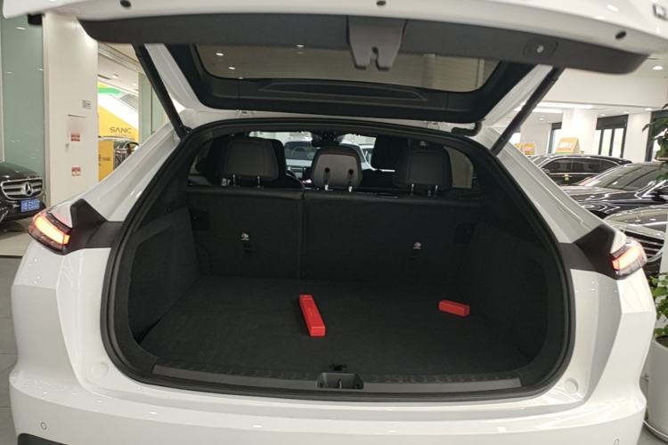 Used ONVO L60 2024 60 kWh Rear-Drive Version Trunk