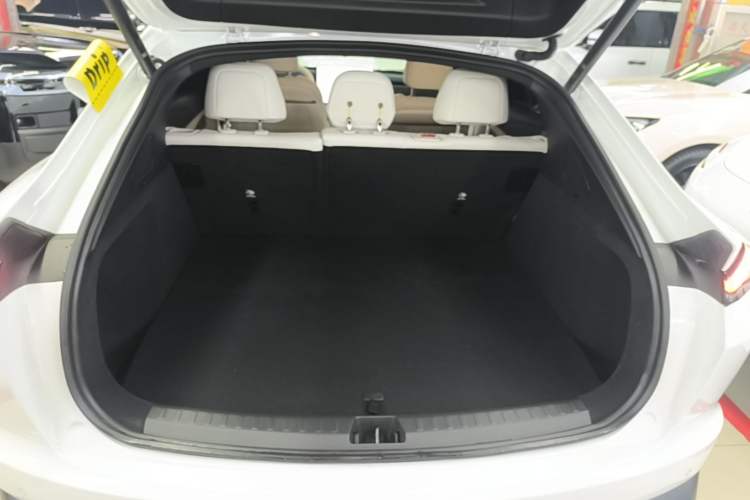 Used ONVO L60 2024 60 kWh Rear-Drive Version Trunk