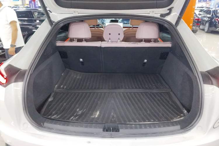 Used ONVO L60 2024 60 kWh Rear-Drive Version Trunk