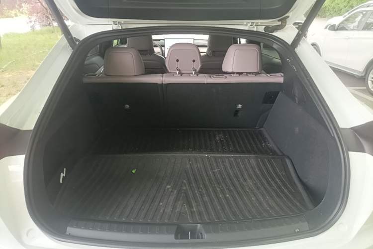 Used ONVO L60 2024 60 kWh Rear-Drive Version Trunk