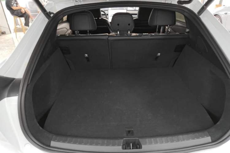 Used ONVO L60 2024 60 kWh Rear-Drive Version Trunk