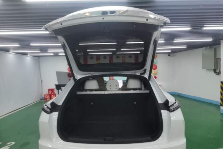 Used ONVO L60 2024 60 kWh Rear-Drive Version Trunk