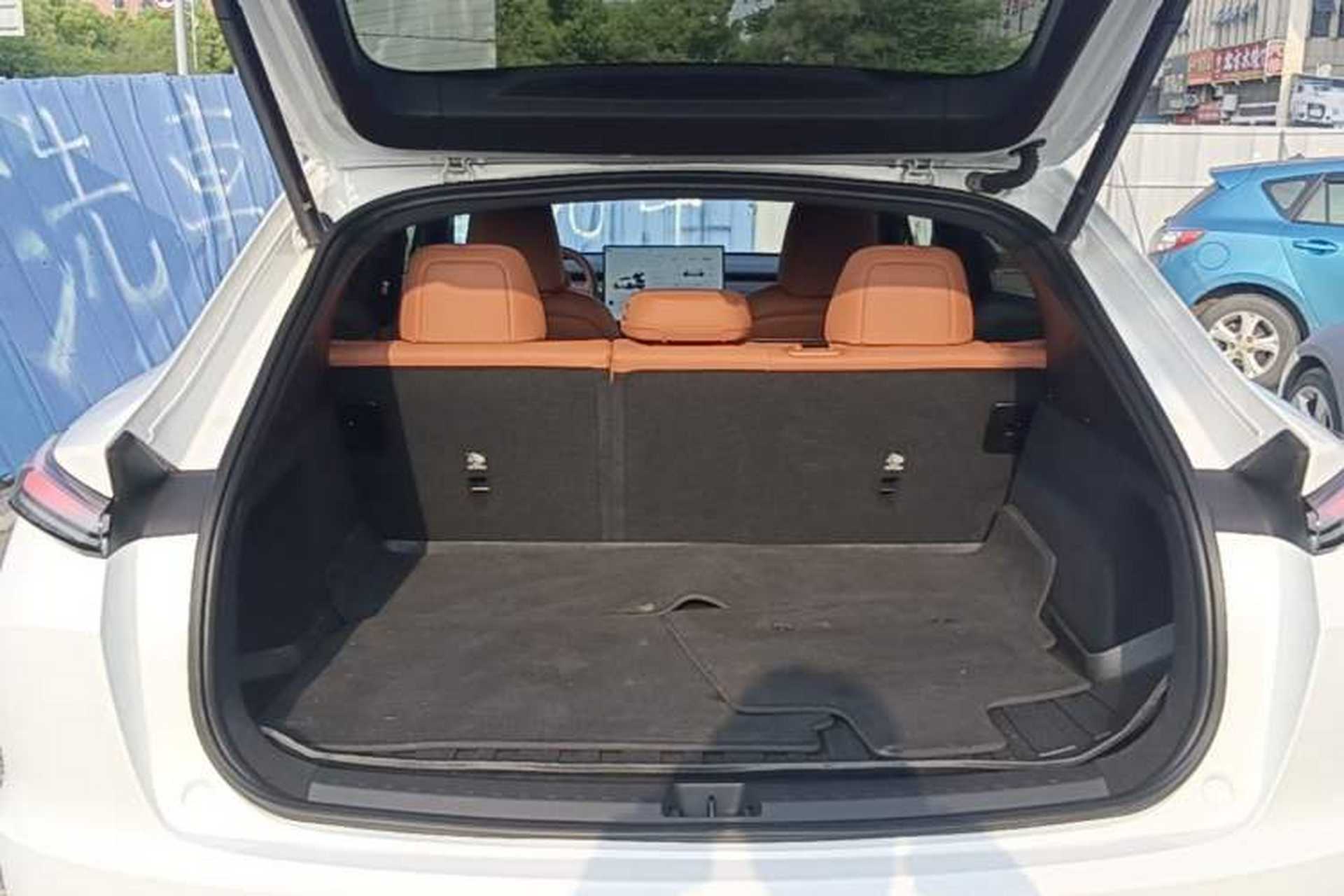 Used ONVO L60 2024 60 kWh Rear-Drive Version Trunk