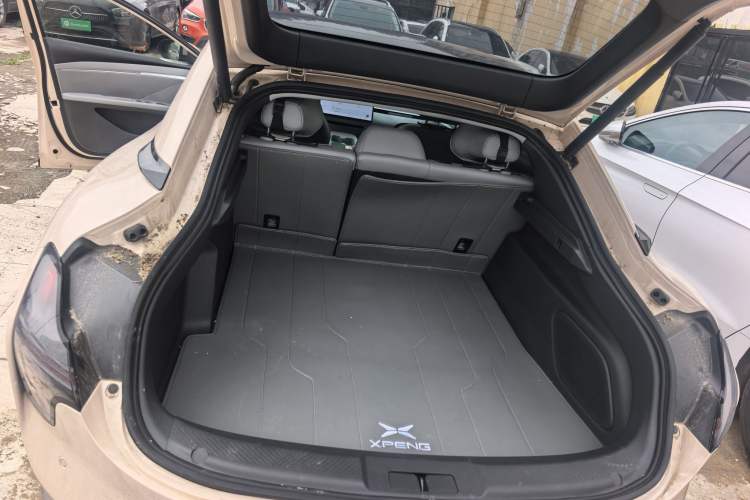 Used ONVO L60 2024 60 kWh Rear-Drive Version Trunk