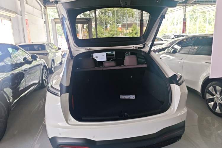 Used ONVO L60 2024 60 kWh Rear-Drive Version Trunk