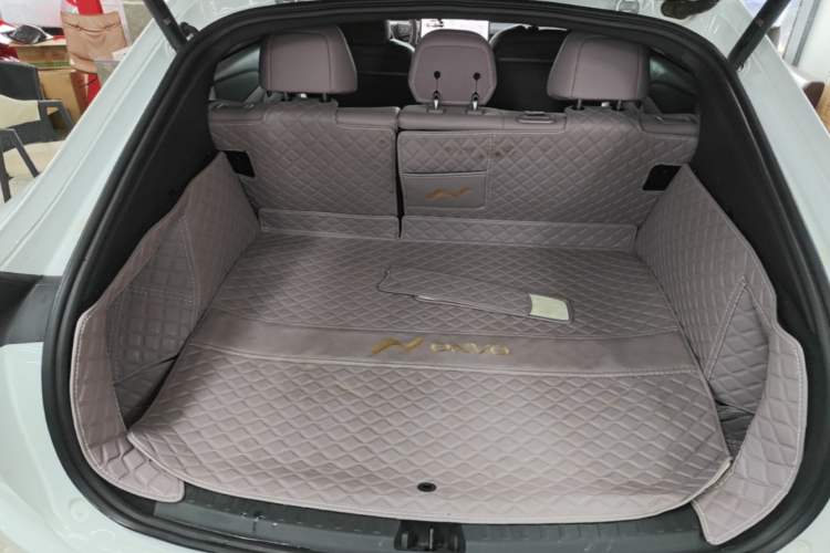 Used ONVO L60 2024 60 kWh Rear-Drive Version Trunk
