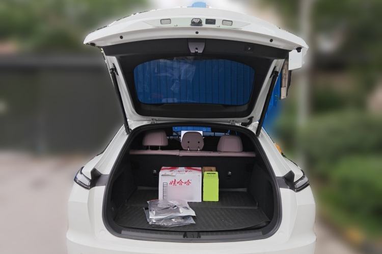 Used ONVO L60 2024 60 kWh Rear-Drive Version Trunk