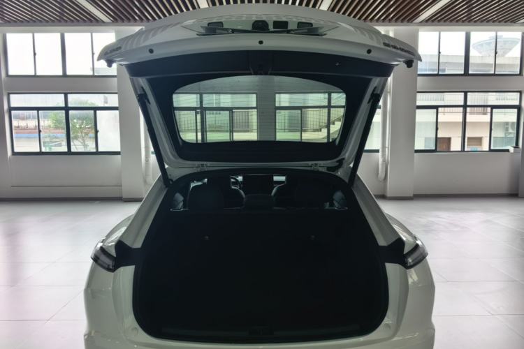 Used ONVO L60 2024 60 kWh All-Wheel Drive Trunk