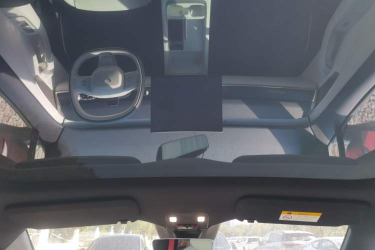 Used ONVO L60 2024 60 kWh Rear-Drive Version Headliner