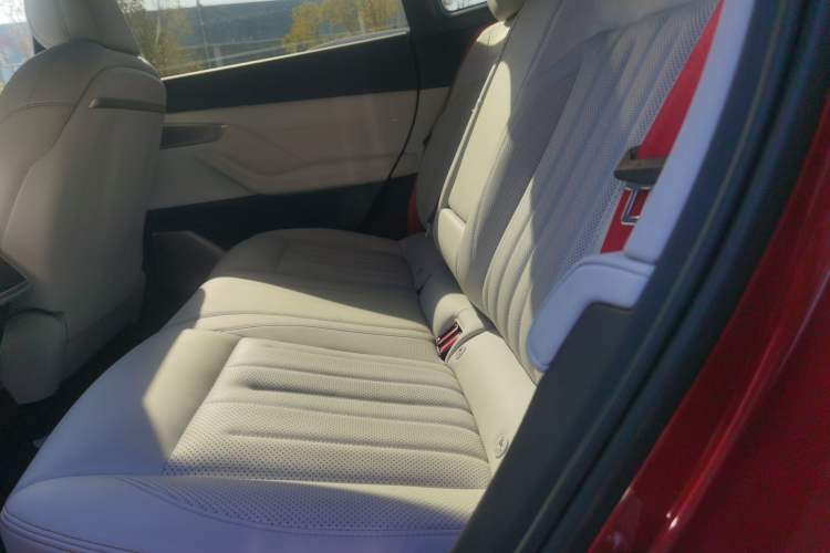Used ONVO L60 2024 60 kWh Rear-Drive Version Interior 4