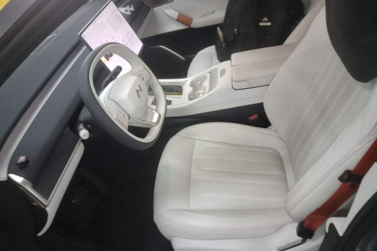 Used ONVO L60 2024 60 kWh Rear-Drive Version Left Front Seat