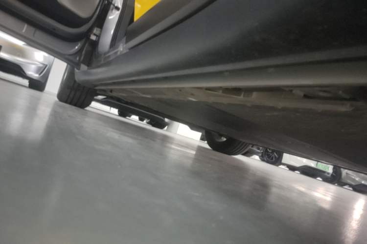 Used ONVO L60 2024 60 kWh Rear-Drive Version Left Side Sill