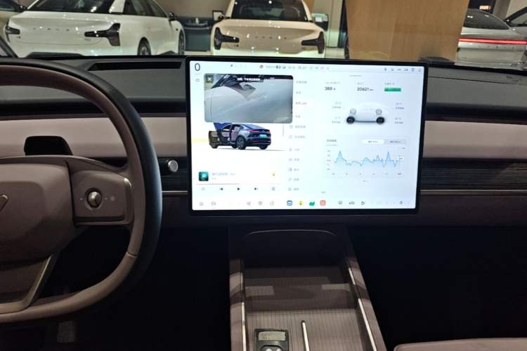 Used ONVO L60 2025 Model—60 kWh Rear-Wheel-Drive Version Audio And AC Panel