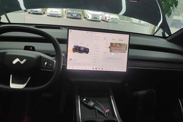 Used ONVO L60 2025 Model—60 kWh Rear-Wheel-Drive Version Audio And AC Panel