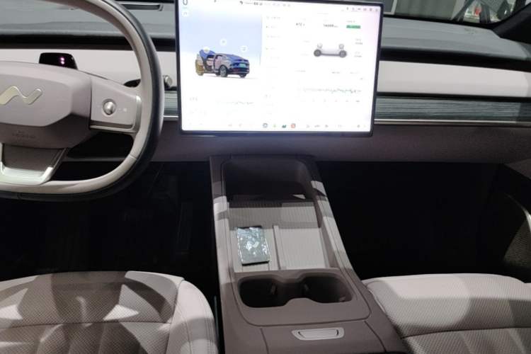 Used ONVO L60 2025 Model—60 kWh Rear-Wheel-Drive Version Audio And AC Panel
