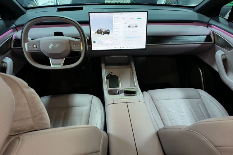 Used ONVO L60 2025 Model—60 kWh Rear-Wheel-Drive Version Center Console