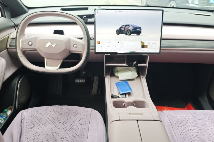 Used ONVO L60 2025 Model—60 kWh Rear-Wheel-Drive Version Center Console