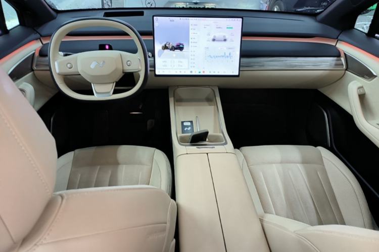 Used ONVO L60 2025 Model—60 kWh All-Wheel-Drive Version Center Console