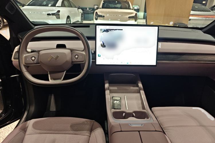 Used ONVO L60 2025 Model—60 kWh Rear-Wheel-Drive Version Center Console